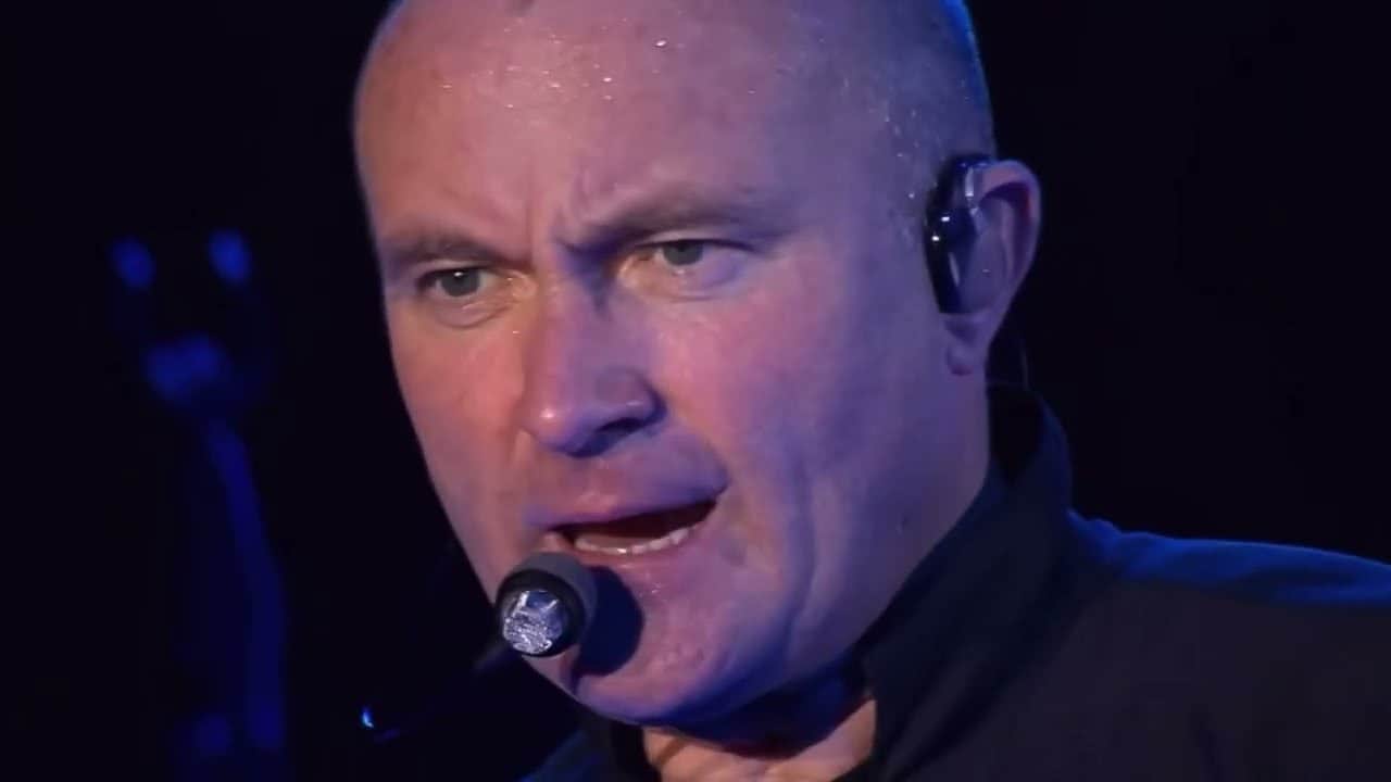 Live Performance at Palais Omnisports de Paris-Bercy, Paris, France 2004